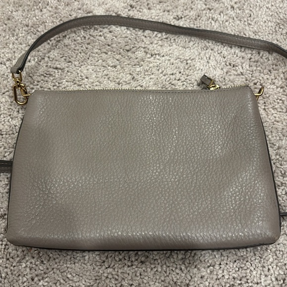 Tory Burch MERCER PEBBLED ZIP CROSSBODY Bag - Picture 10 of 11